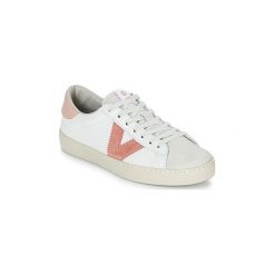 Buty Victoria BERLIN PIEL CONTRASTE. Białe trampki i tenisówki damskie Victoria, bez wzorów, bez zapięcia. Za 349,00 zł.