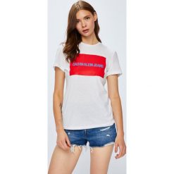 Calvin Klein Jeans - Top. Szare topy damskie Calvin Klein Jeans, l, z nadrukiem, z bawełny, z okrągłym kołnierzem. Za 199,90 zł.