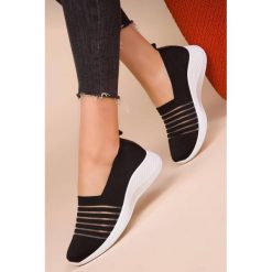 Damskie tenisówki AZILIA BLACK. Czarne buty sportowe damskie IVET, bez wzorów, bez zapięcia. W wyprzedaży za 69,00 zł.
