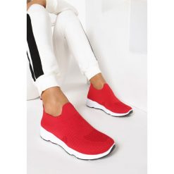 Czerwone Sneakersy Haireino. Czerwone sneakersy damskie Born2be. W wyprzedaży za 69,99 zł.