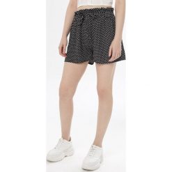 Czarne Szorty Abameni. Czarne szorty damskie Born2be, xl, bez wzorów. W wyprzedaży za 49,99 zł.
