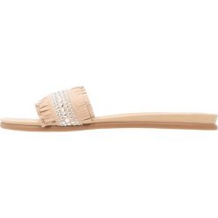 Klapki damskie: Vince Camuto ETTINA Klapki tumbleweed