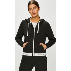 Calvin Klein Jeans - Bluza. Czarne bluzy damskie Calvin Klein Underwear, s, z nadrukiem, z bawełny, bez rękawów, z kapturem. W wyprzedaży za 249,90 zł.