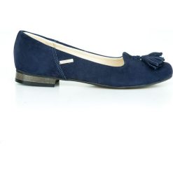 Zamszowe baleriny na obcasie - skóra naturalna - model 009 - kolor granat nubuk. Szare baleriny damskie Zapato, bez wzorów, ze skóry, eleganckie, na niskim obcasie, na obcasie. W wyprzedaży za 179,40 zł.