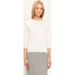SWETER DŁUGI RĘKAW DAMSKI LUŹNY. Szare swetry klasyczne damskie Top Secret. Za 69,99 zł.