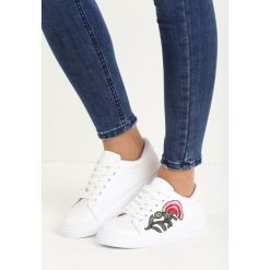 Białe Buty Sportowe Rosy Cheeks. Białe buty sportowe damskie Born2be, z haftami, z tkaniny, sportowe. Za 49,99 zł.