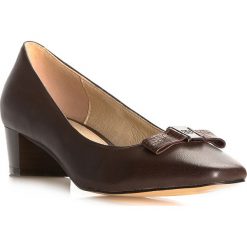 Buty damskie. Czółenka damskie Wittchen, z aplikacjami, ze skóry. W wyprzedaży za 269,90 zł.