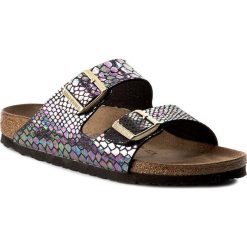Klapki BIRKENSTOCK - Arizona 1003463 Shiny Snake Black Multicolor. Czarne klapki damskie Birkenstock, bez wzorów, ze skóry ekologicznej, bez obcasa. Za 289,00 zł.