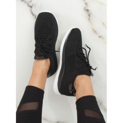 Buty sportowe czarne B111-8 BLACK. Czarne buty sportowe damskie obuwie damskie, bez wzorów, z tkaniny, sportowe. Za 73,16 zł.