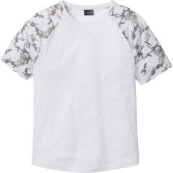 T-shirt Slim Fit bonprix biały. Białe t-shirty męskie bonprix, xl, bez wzorów, z okrągłym kołnierzem. Za 24,99 zł.