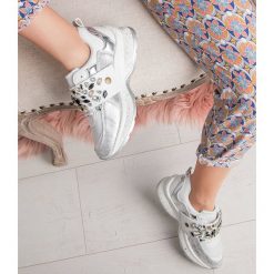 Buty sportowe Foreverfolie BL272 Białe. Białe buty sportowe damskie Foreverfolie, w paski, z tkaniny, sportowe. Za 99,00 zł.
