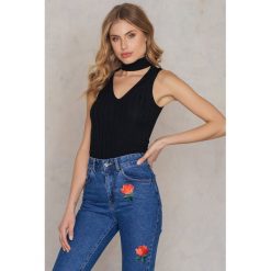 T-shirty damskie: Tranloev Koszulka Deep Cut Out Neckline Rib – Black