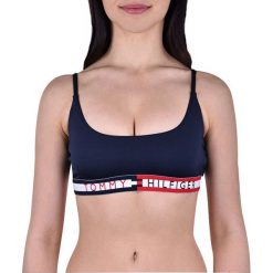 Tommy Hilfiger Kostium kąpielowy Bralette Navy Blaze r UW0UW01487 -416 (rozmiar S). Niebieskie stroje kąpielowe damskie TOMMY HILFIGER, s, bez wzorów, sportowe. W wyprzedaży za 153,00 zł.