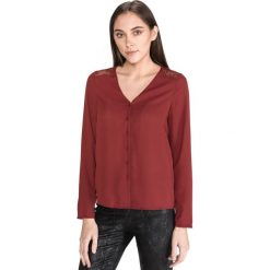 Vero Moda Emma Bluzka Czerwony. Czerwone bluzki damskie Vero Moda, m, w koronkowe wzory, z poliesteru, bez kołnierzyka, bez rękawów. Za 131,95 zł.