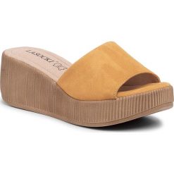 Klapki LASOCKI - 2214-04 Yellow. Żółte klapki damskie Lasocki, bez wzorów, ze skóry, bez obcasa, na obcasie. Za 129,99 zł.
