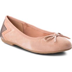 Baleriny TOMMY HILFIGER - Elevated Suede Ballerina FW0FW03036 Silky Nude 297. Różowe baleriny damskie zamszowe TOMMY HILFIGER, na co dzień, bez wzorów, bez obcasa, bez zapięcia. W wyprzedaży za 259,00 zł.