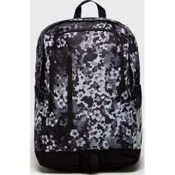 Nike Sportswear - Plecak. Niebieskie plecaki męskie Nike Sportswear, bez wzorów, z poliesteru. W wyprzedaży za 79,90 zł.