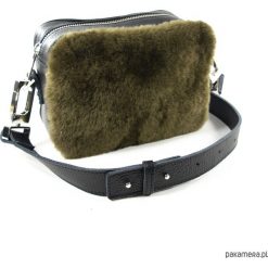 Torebka z zielonym kożuszkiem. Zielone torebki klasyczne damskie marki Pakamera, ze skóry. Za 460,00 zł.