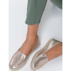 Złote Espadryle Checkless. Żółte espadryle damskie Inny, z aplikacjami, bez obcasa, na płaskiej podeszwie. Za 49,99 zł.