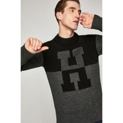 Tommy Hilfiger - Sweter. Szare swetry klasyczne męskie marki TOMMY HILFIGER, s, z wełny, z okrągłym kołnierzem. Za 749,90 zł.