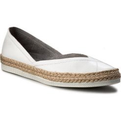 Espadryle MACIEJKA - 02935-11/00-5 Biały. Białe espadryle damskie Maciejka, na co dzień, bez wzorów, ze skóry, bez obcasa, na płaskiej podeszwie, bez zapięcia. W wyprzedaży za 169,00 zł.