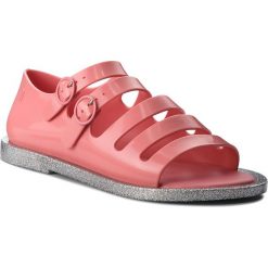 Sandały MELISSA - Brodway Ad 32322 Pink/Silver Glitter 53239. Różowe klapki damskie marki Melissa, bez wzorów, z tworzywa sztucznego, bez obcasa. W wyprzedaży za 189,00 zł.