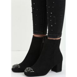 Czarne Botki Steel Blue. Czarne botki damskie lity Born2be, z okrągłym noskiem, na niskim obcasie, na zamek. Za 89,99 zł.