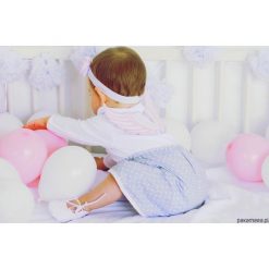 Sukienka do chrztu Angel's wings Szare Kropki. Szare sukienki niemowlęce Pakamera, bez wzorów, bez rękawów. Za 129,00 zł.