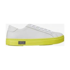 Armani Exchange Tenisówki Żółty. Żółte trampki i tenisówki damskie Armani Exchange, bez wzorów, ze skóry, bez zapięcia. Za 731,95 zł.