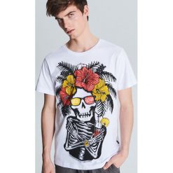 Koszulka Freak nature - Biały. Białe koszulki męskie Cropp, s, bez wzorów, bez kołnierzyka, bez rękawów. Za 39,99 zł.