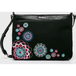 Desigual - Torebka. Czarne torebki klasyczne damskie Desigual, w paski, z bawełny, casualowe, na ramię, średnie, z nadrukiem, z haftem. W wyprzedaży za 139,90 zł.