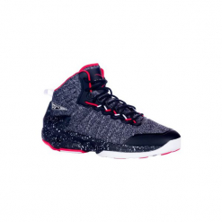 Buty do koszykówki Shield 500 dla graczy zawodowych czarno-czerwone. Czarne halówki męskie marki Asics, do piłki nożnej. Za 199,99 zł.