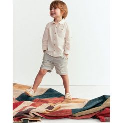 Mango Kids - Koszula dziecięca (80 - 104) Avel. Białe koszule chłopięce z bawełny, klasyczne, długie. Za 69,90 zł.