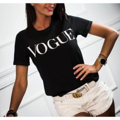 T-Shirt ,,VOGUE" czarny. Czarne bluzki damskie Divinostyle, na co dzień, s, bez wzorów, z elastanu, bez kołnierzyka, bez rękawów. Za 79,00 zł.