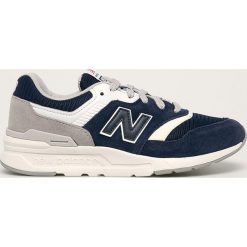 New Balance - Buty dziecięce GR997HDM. Niebieskie trampki chłopięce New Balance, bez wzorów, ze skóry, sportowe, z okrągłym noskiem, na sznurówki. W wyprzedaży za 259,90 zł.