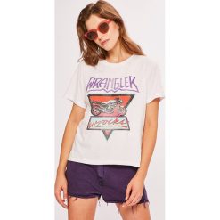 Wrangler - Top. Szare topy damskie marki Wrangler, m, z nadrukiem, z bawełny, z okrągłym kołnierzem. Za 119,90 zł.