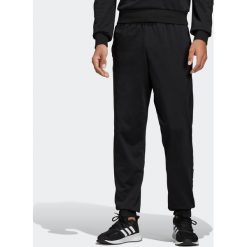 Spodnie dresowe Gym & Pilates męskie. Czarne spodnie męskie Adidas, m, bez wzorów, z bawełny. Za 149,99 zł.