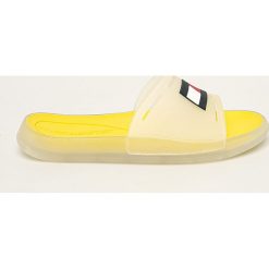 Tommy Sport - Klapki. Żółte klapki damskie Tommy Sport, bez wzorów, z gumy, bez obcasa, na obcasie. Za 269,90 zł.