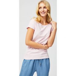 Koszulka typu basic. Koszulki damskie Moodo, xs, bez wzorów, bez kołnierzyka. Za 13,99 zł.