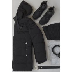 Czarna Kurtka Eshaal. Czarne marynarki męskie Born2be, na zimę, xl, z aplikacjami, z gumy, sportowe. Za 249,99 zł.