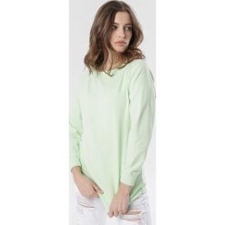 Jasnozielona Bluza Bessie. Zielone bluzy damskie Born2be, xl, bez wzorów, z dzianiny, z długim rękawem, długie, bez kaptura. Za 69,99 zł.