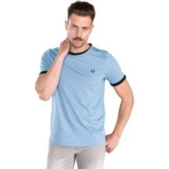 Fred Perry Ringer Koszulka Niebieski. Niebieskie podkoszulki męskie Fred Perry, xl, bez wzorów, z bawełny, z krótkim rękawem. Za 223,95 zł.