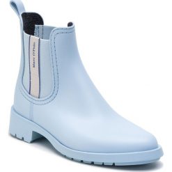 Kalosze MARC O'POLO - 901 15067701 800 Light Blue 810. Niebieskie kalosze damskie Marc O'Polo, bez wzorów, z tworzywa sztucznego. W wyprzedaży za 329,00 zł.