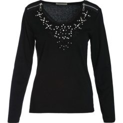 Czarna Bluzka Suit. Czarne bluzki damskie Born2be, na imprezę, s, z aplikacjami, z dzianiny, z okrągłym kołnierzem, z długim rękawem. Za 19,99 zł.