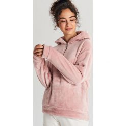 Miękka bluza z kapturem - Różowy. Różowe bluzy damskie Cropp, s, bez wzorów, bez rękawów, z kapturem. Za 119,99 zł.