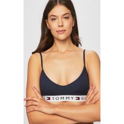 Tommy Hilfiger - Biustonosz. Czerwone biustonosze sportowe damskie TOMMY HILFIGER, s, bez wzorów, z elastanu. W wyprzedaży za 89,90 zł.