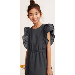Mango Kids - Sukienka dziecięca Dori 110-152 cm. Szare sukienki dziewczęce Mango Kids, z haftami, z bawełny, casualowe, z krótkim rękawem, krótkie, mini, rozkloszowane. W wyprzedaży za 59,90 zł.