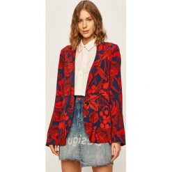 Desigual - Żakiet. Czerwone kamizelki damskie Desigual, s, bez wzorów, z wiskozy. W wyprzedaży za 449,90 zł.