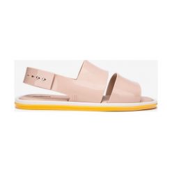 Melissa Carbon Sandały Różowy. Różowe sandały damskie Melissa, w paski, z materiału, bez obcasa, z paskami. Za 357,95 zł.