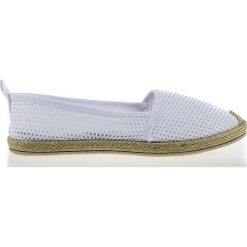 Espadryle ażurowe z wzorkiem białe (38). Białe espadryle damskie bez wzorów, bez obcasa. Za 29,00 zł.